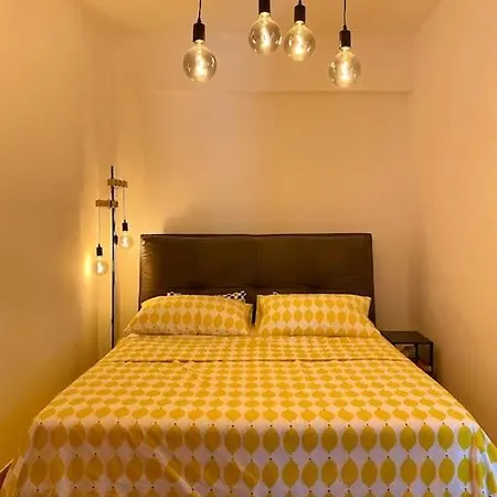 Bluemarine Beachfront 1 דירה *
