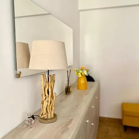 Apartment Bluemarine Beachfront 1 *