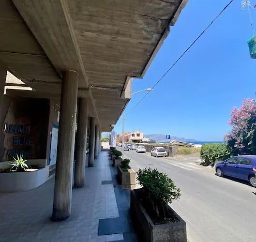 Apartamento Bluemarine Beachfront 1 *